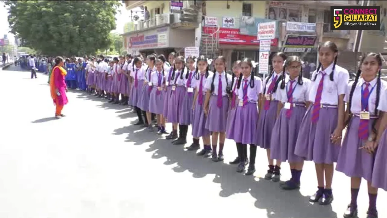 ભરૂચ: મતદાન જાગૃતિ કાર્યક્રમ અંતર્ગત માનવ સાંકળ રેલીનો કાર્યક્રમ યોજાયો