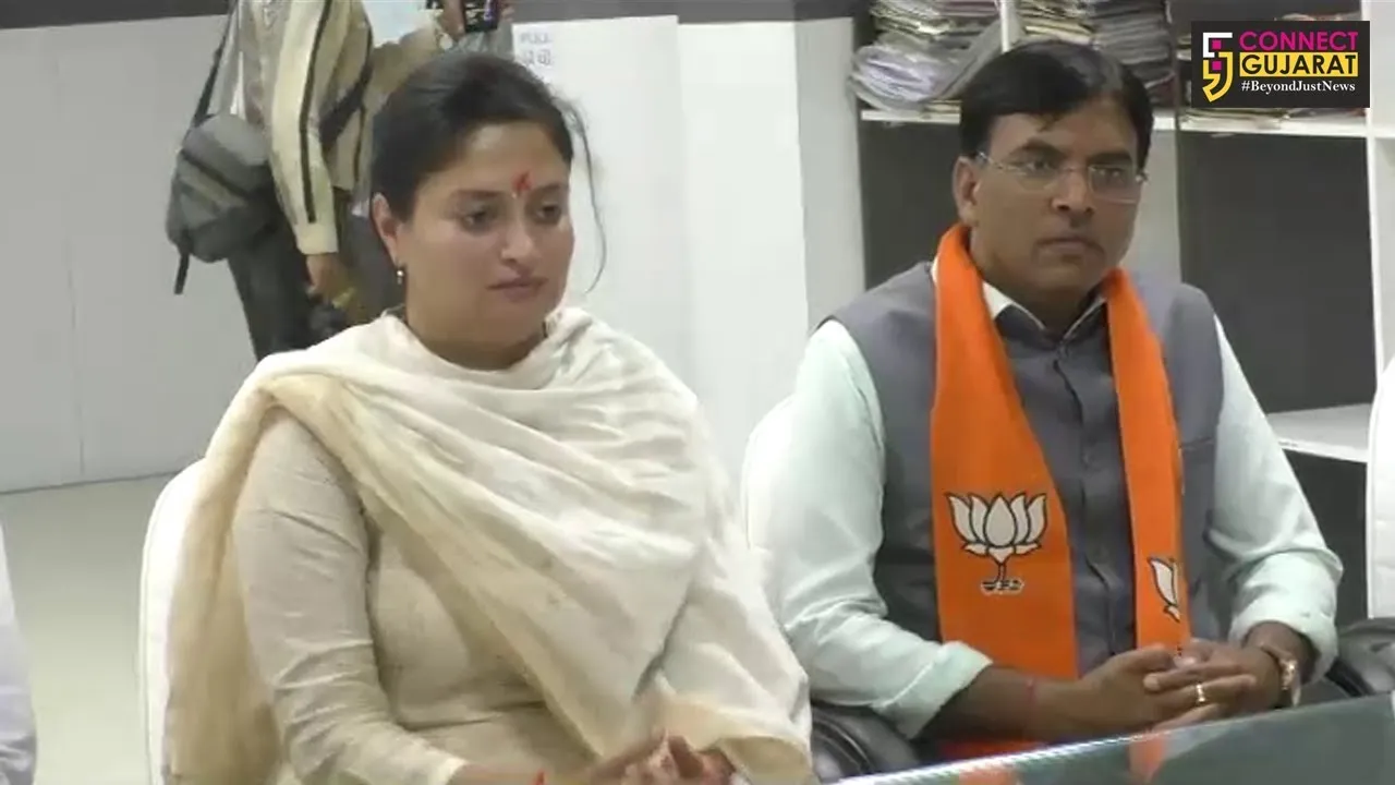 જામનગર લોકસભા બેઠકના ભાજપના ઉમેદવાર પૂનમબેન માડમે લોકસભા ચૂંટણી 2019માટે નું ઉમેદવારી પત્ર ભર્યું