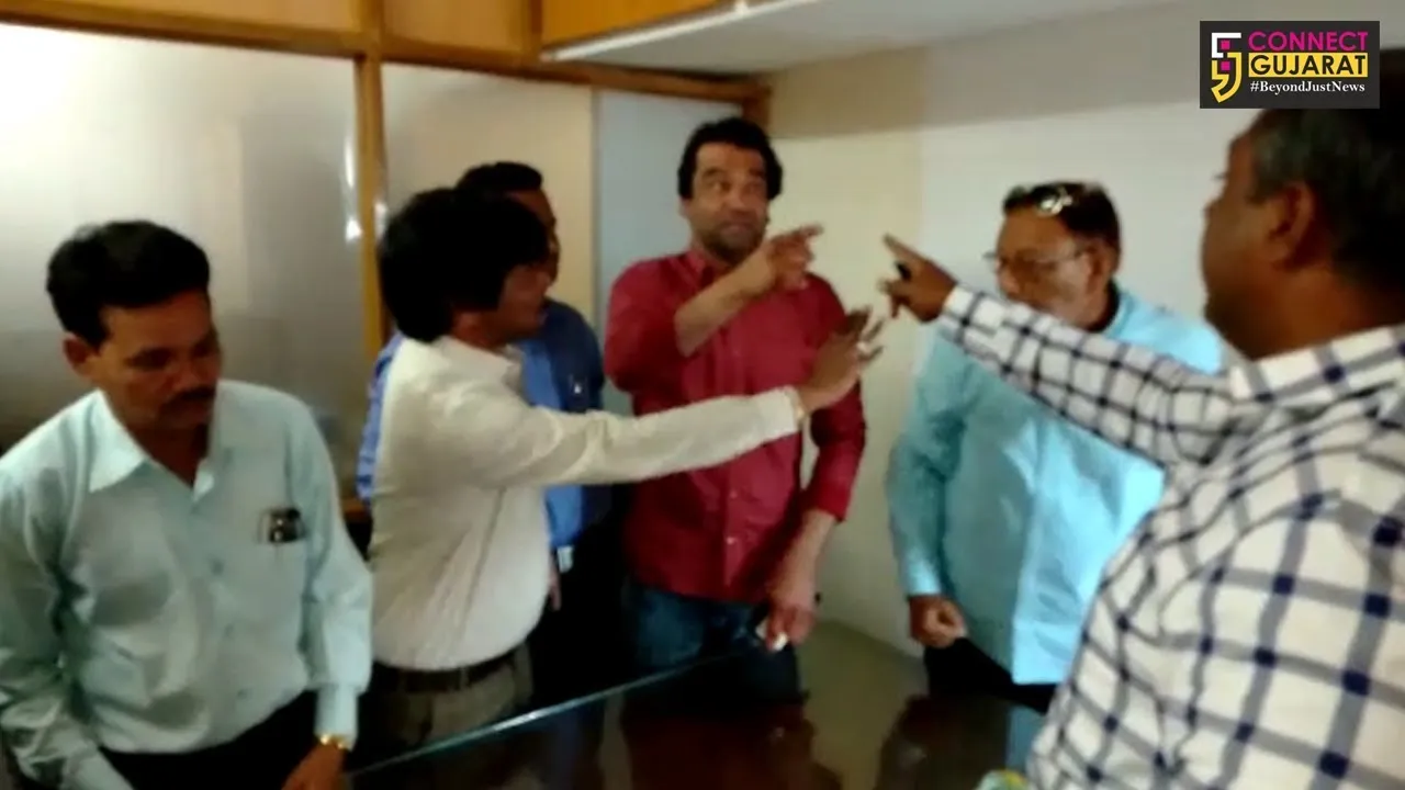 ભરૂચ: પાણી બાબતે વોટર વર્ક્સના ચેરમેનની ઓફિસમાં પાણી મુદ્દે હલ્લાબોલ