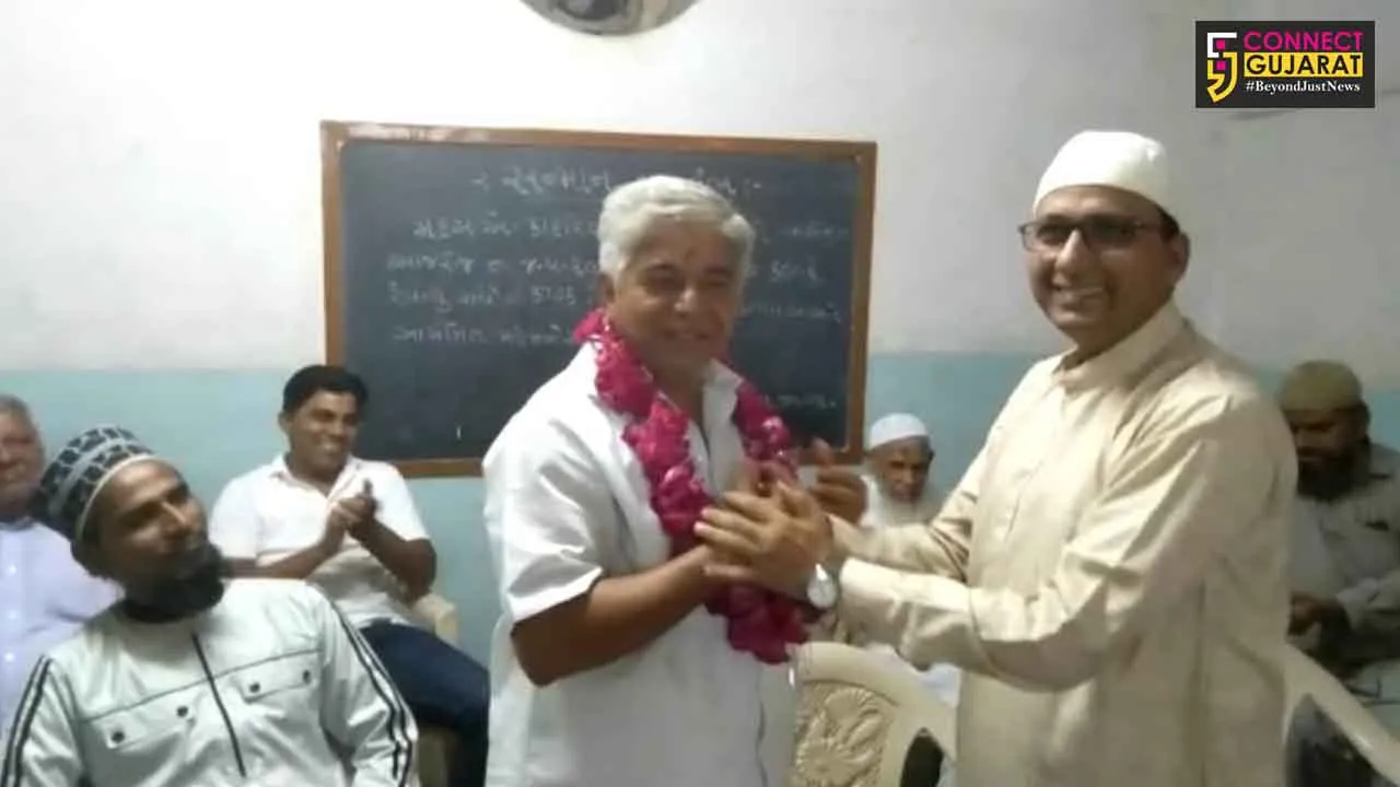 જંબુસર : હિન્દૂ પટેલ પરિવારે મુસ્લિમ ટ્રસ્ટની જમીન પાછી આપતા માનવતાનું ઉદાહરણ પૂરું પાડ્યું