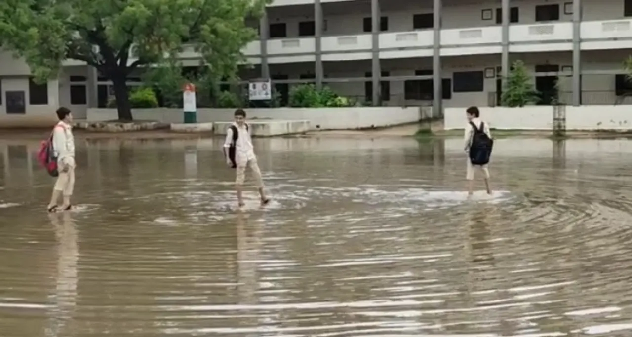 મેઘરજમાં મેઘમહેર : PCN હાઈસ્કૂલનું મેદાન તળાવમાં ફેરવાયું તો રામગઢીમાં તૂટ્યું ડાયવર્ઝન
