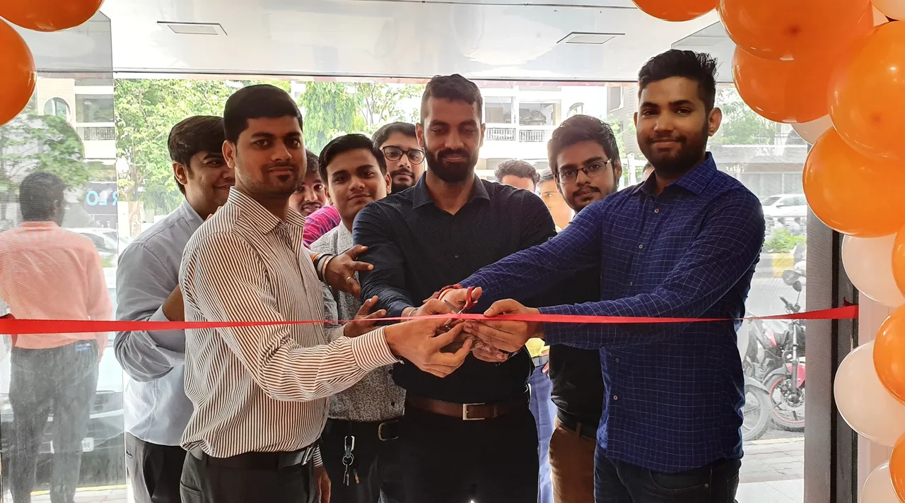 અમદાવાદમાં કાર દેખો ગાડીના બે સ્ટોર કરાયા લોન્ચ