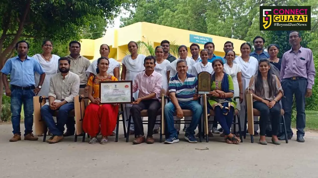 વડોદરા:મુખ્ય જિલ્લા આરોગ્ય અધિકારીએ રક્તદાન થકી કર્મચારી અને પરિવારને રક્તદાતા બનવા આપી પ્રેરણા