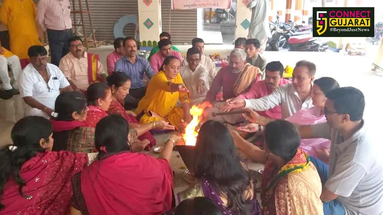 જામનગર: બ્રહ્મ સમાજ દ્વારા વરુણદેવને રીઝવવા માટે કરાયું  હવનનું આયોજન