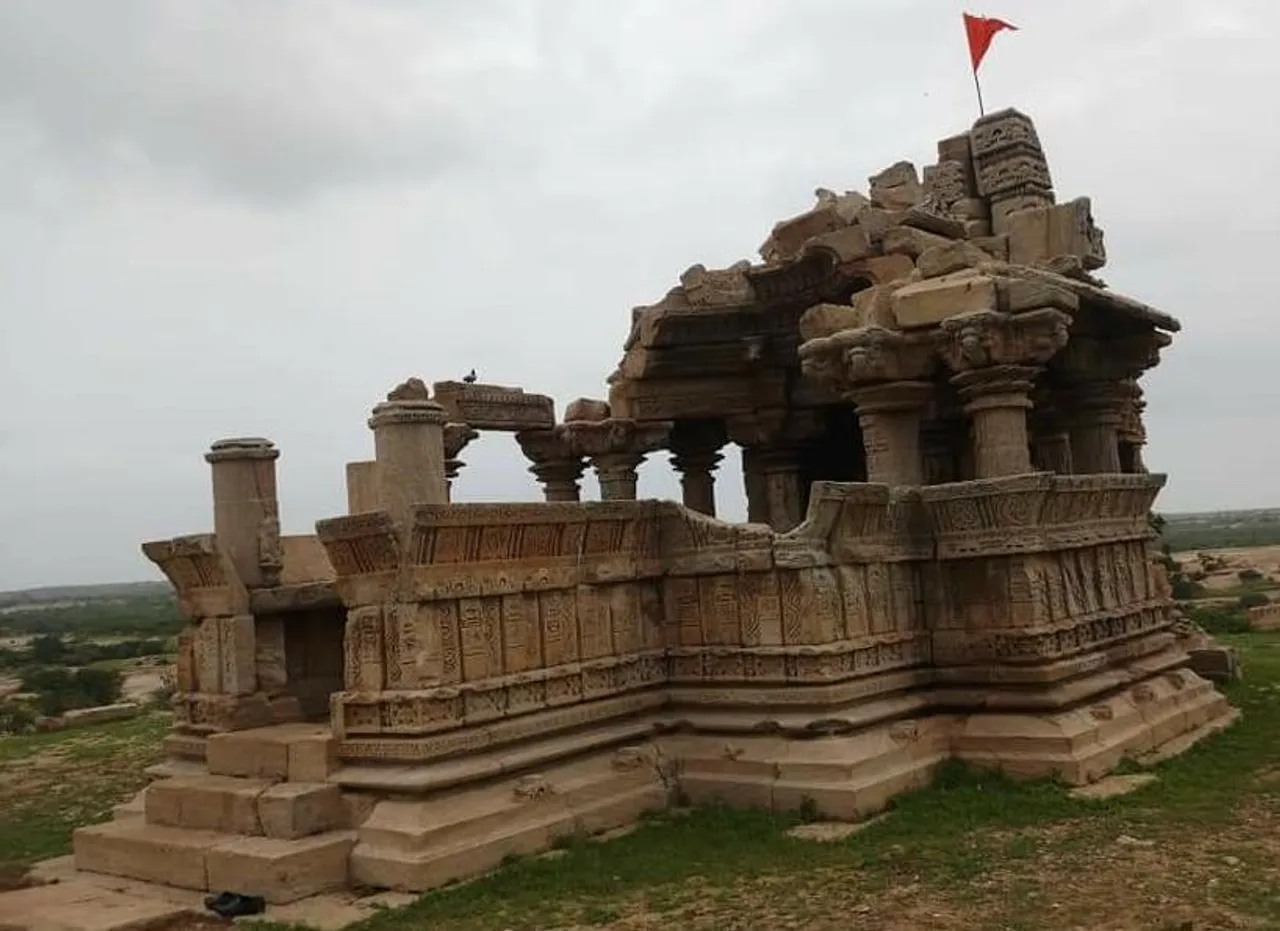 સુરેન્દ્રનગર : ઐતિહાસિક-શિલ્પ સ્થાપત્યની શૃંખલામાં માંડવ વનનું શિવ મંદિર અત્યંત જર્જરિત
