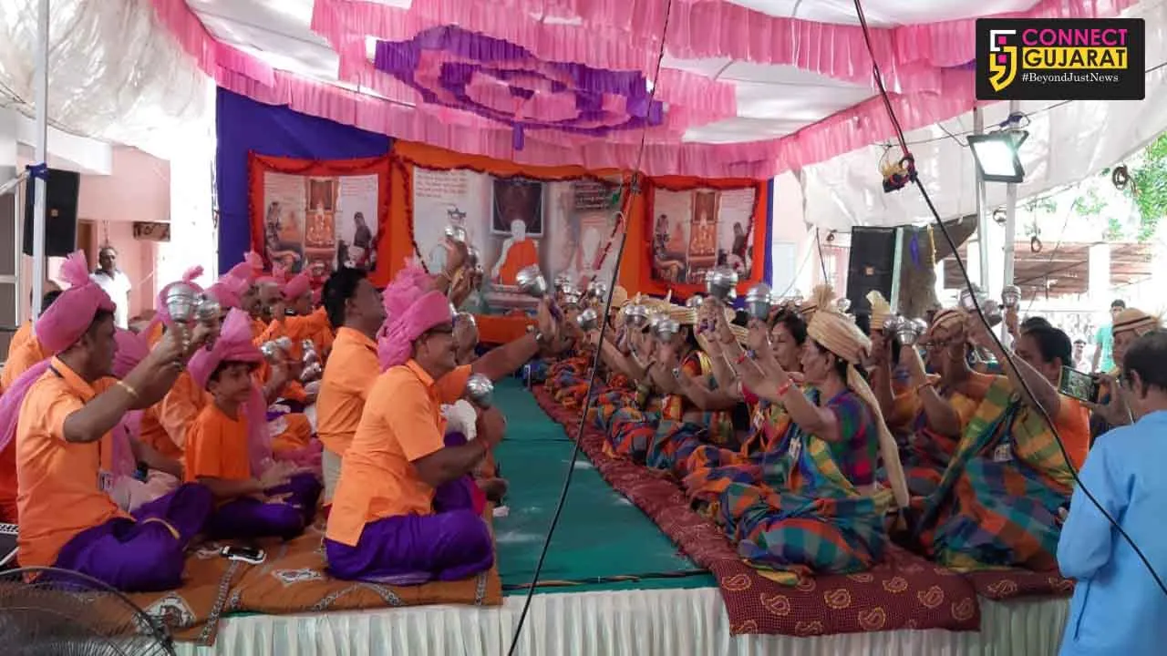 નારેશ્વર : દત્તબાવનીના ૪૦૦ પાઠની પૂર્ણાહુતિ પ્રસંગે ઊમટ્યું માનવ મહેરામણ