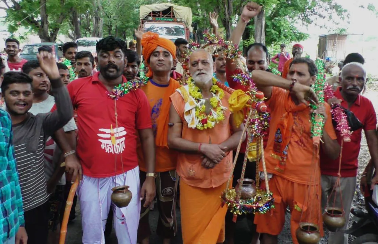 ડભોઇ : પવિત્ર શ્રાવણ માસ નિમિતે યોજાઇ કાવડ યાત્રા, શિવાલયોમાં નર્મદાના જળનો કરાયો અભિષેક