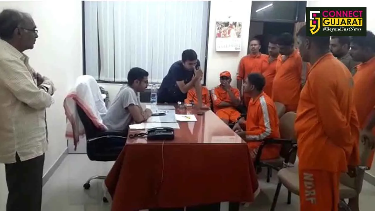 હાંસોટ: વરસાદી પાણી ભરાતા NDRF ટીમ સહિત સ્ટાફ રખાયો સ્ટેન્ડબાય