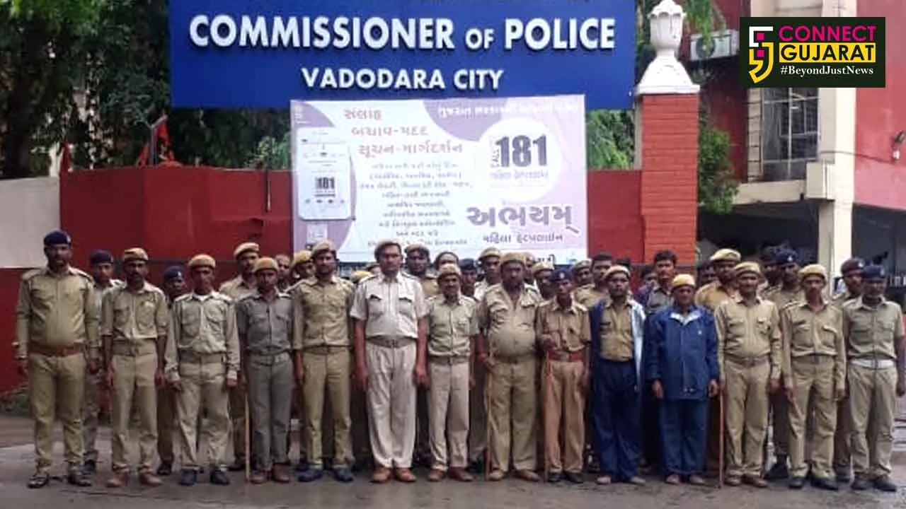 અતિભારે વરસાદને પગલે પુરની સ્થીતિમાં રેસ્ક્યુ અર્થે ભરૂચના સાગર રક્ષક દળના જવાનો વડોદરા પહોંચ્યા