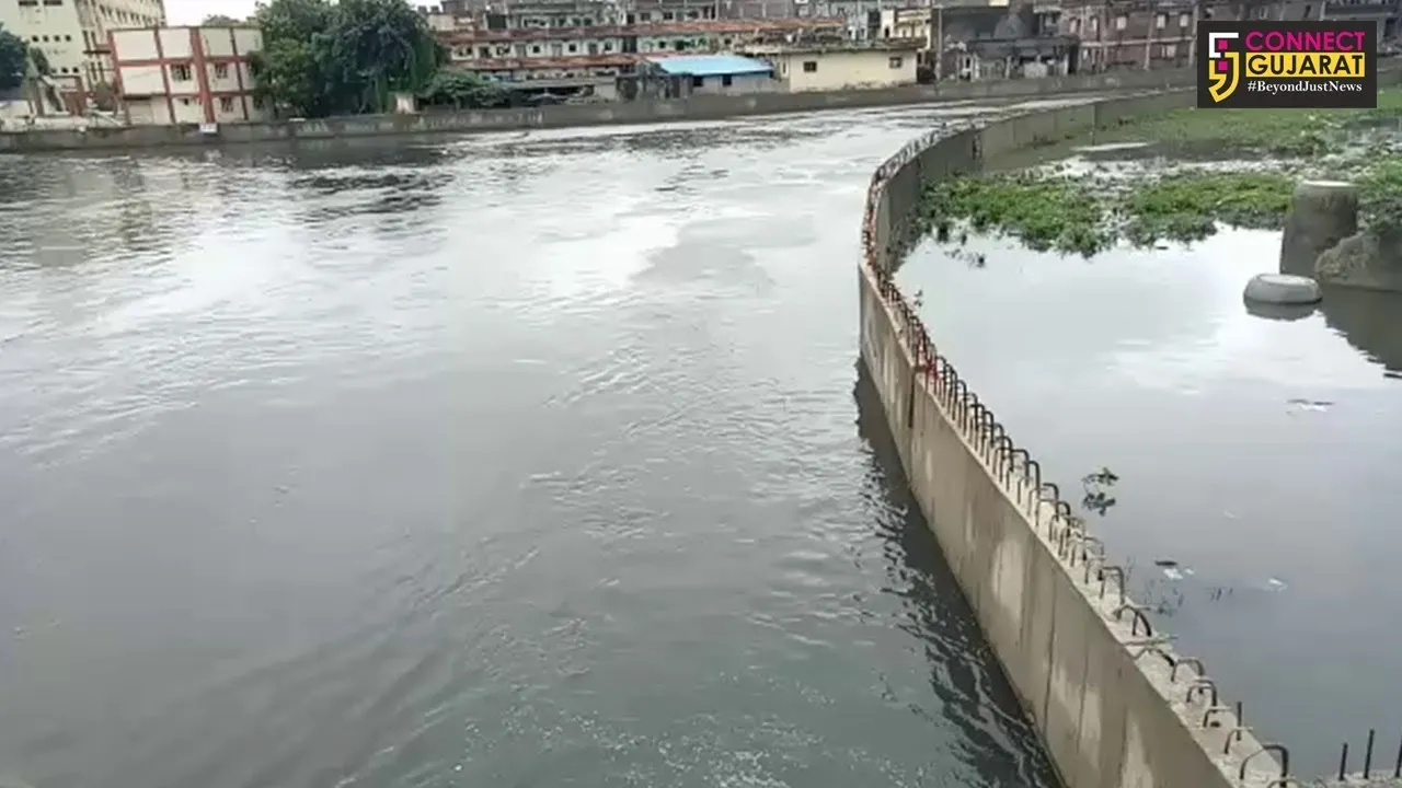 સુરતના પર્વત ગામ ખાતે આવેલ ડુંભાલ ખાડી થઈ ઓવરફ્લો