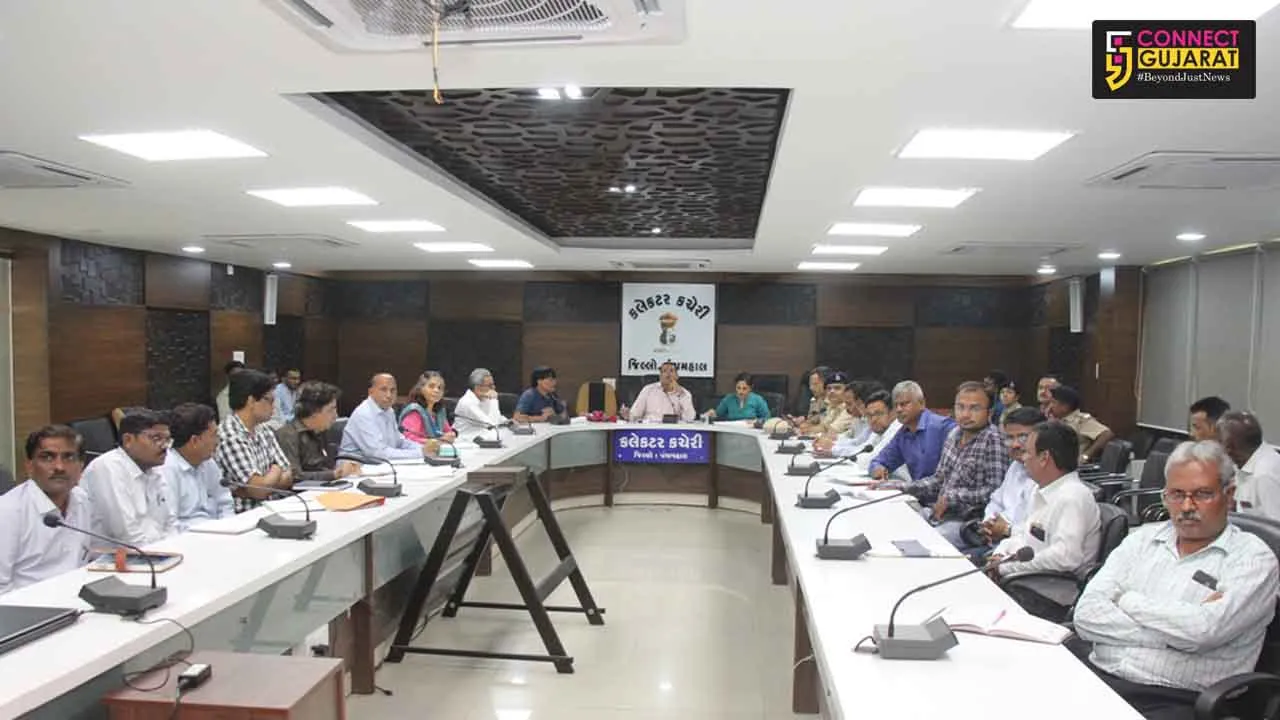 ગોધરા ખાતે યોજાનાર ગણેશ વિસર્જન શોભાયાત્રાનું સૂક્ષ્મ આયોજન કરતા જિલ્લા કલેક્ટર અમિત અરોરા