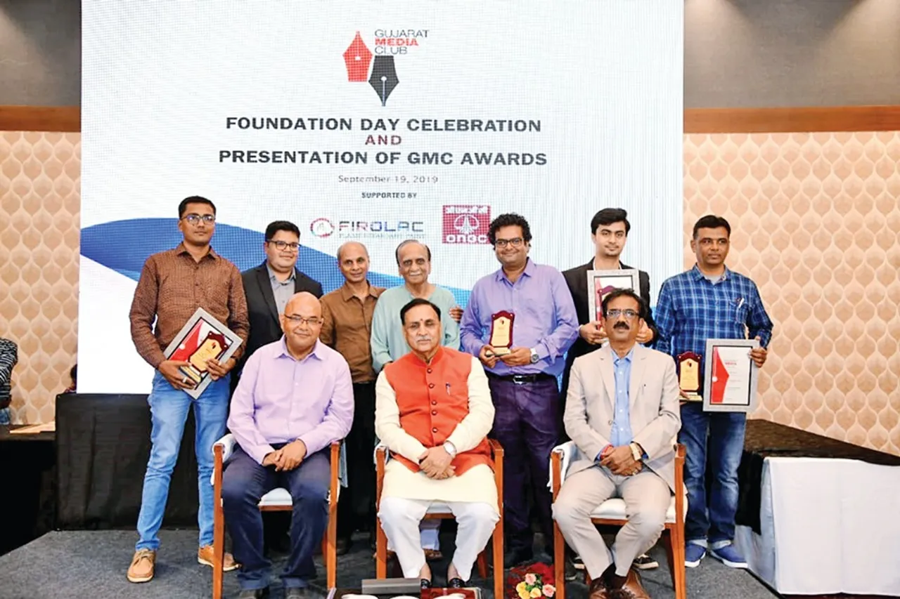 અમદાવાદ : કનેક્ટ ગુજરાતના બે રિપોર્ટર “ટેલિવિઝન ન્યુઝ રિપોર્ટર ઓફ ધી યર” એવોર્ડથી સન્માનિત