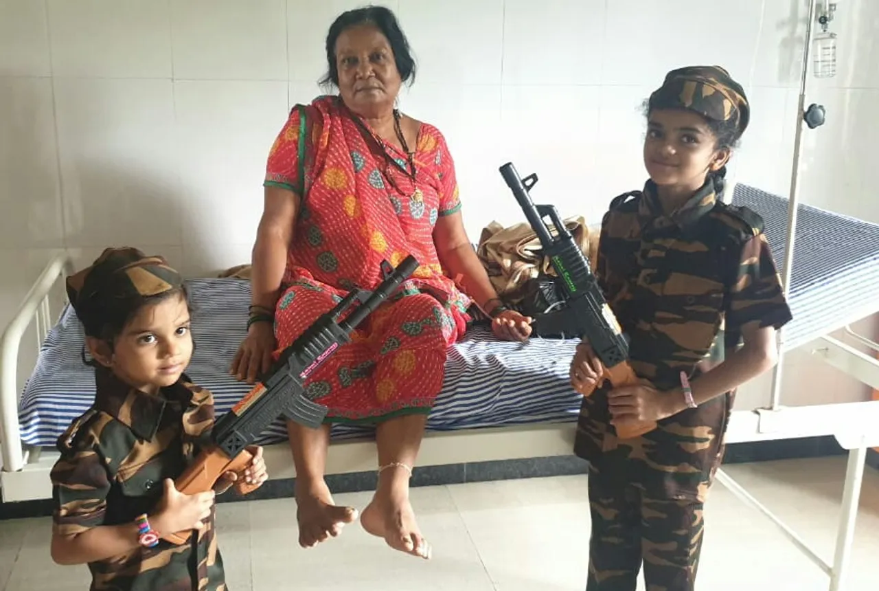 વડાપ્રધાનના જન્મ દિવસે કીમની બે બાળાએ શહીદ જવાનના પરિવારનું સન્માન કરી શરૂ કરી અનોખી પહેલ