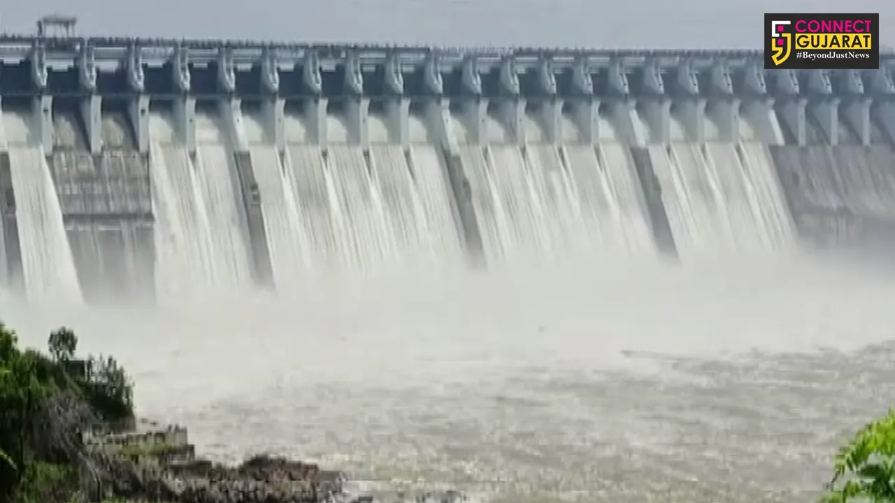 નર્મદા ડેમની સપાટી 135.75 મીટર : 21 દરવાજા ખોલી નદીમાં છોડાયુ પાણી