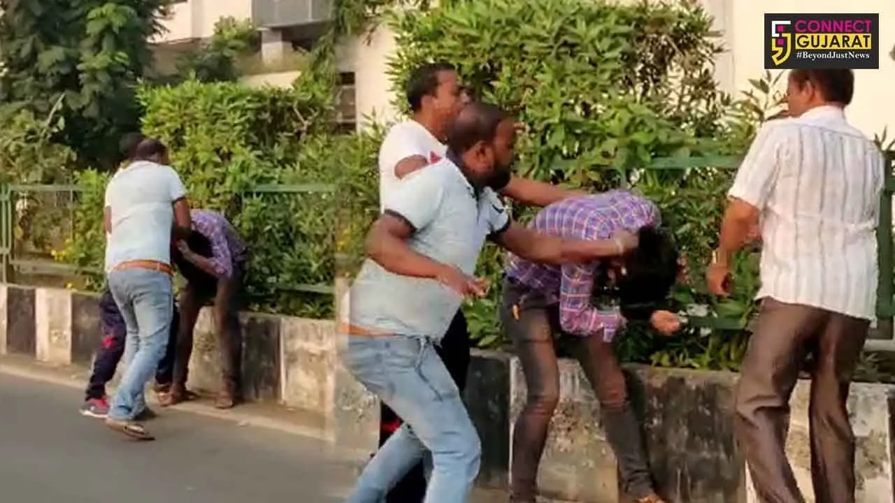 સુરત : જાહેરમાં કરી મારામારી, સામાન્ય અકસ્માત થતાં વાહનચાલકો વચ્ચે થઈ હતી બોલાચાલી