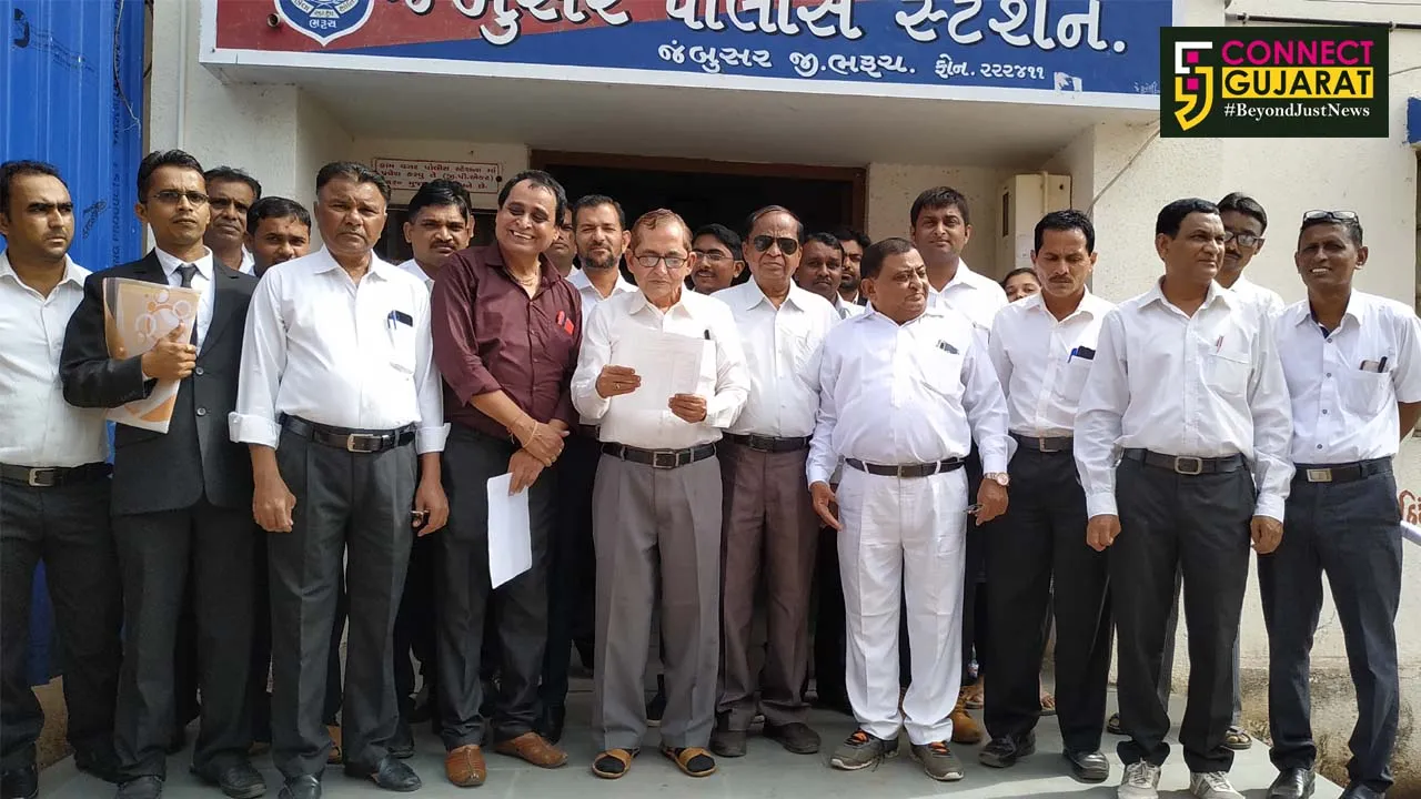 ભરૂચ : જંબુસરમાં વકીલોએ નોંધાવ્યો વિરોધ, દિલ્હી પોલીસે ફાયરિંગ કરી વકીલોને પહોંચાડી હતી ઇજા