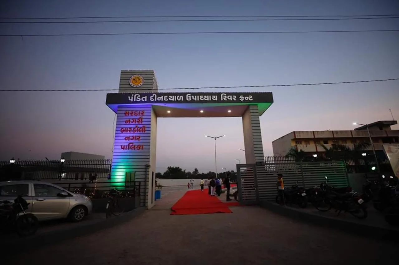 સુરત : બારડોલી ખાતે રિવરફ્રન્ટનું કરાયું લોકાર્પણ, નગરજનોને હરવા ફરવા માટે મળ્યું એક નવું સ્થાન