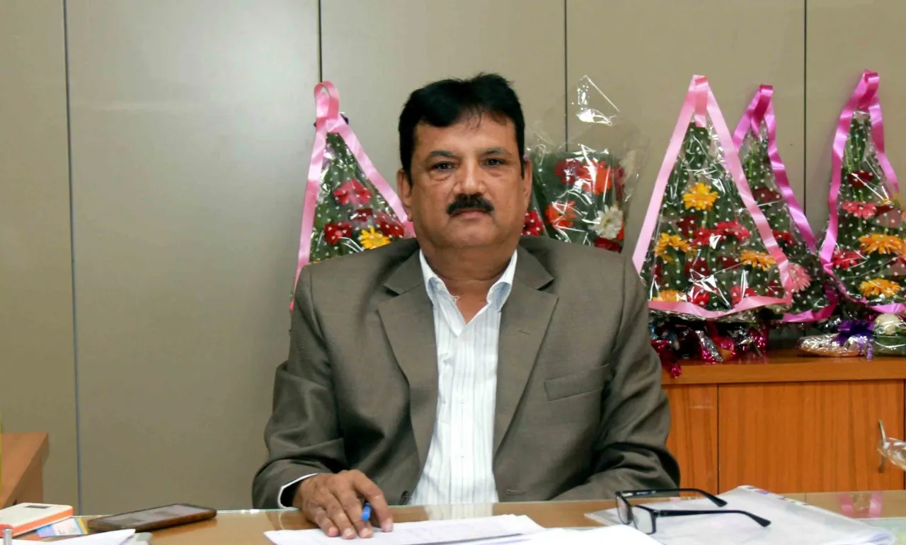 આણંદના કલેક્ટર તરીકેના કાર્યભાર સંભાળતા આર.જી. ગોહિલ