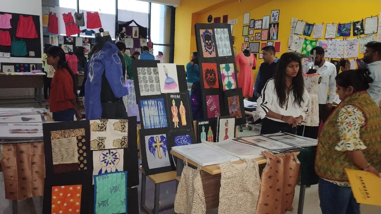 અંકલેશ્વર : એફડીડીઆઇ ખાતે ડિઝાઇન જાત્રા અંતર્ગત વિદ્યાર્થીઓનું કલાનિર્દશન