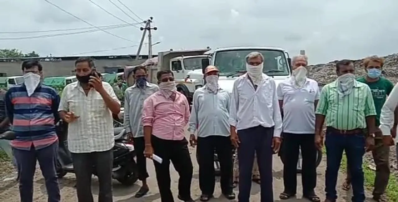 જામનગર : મહાનગરપાલિકાની કચરાની ગાડીઓ રોકી વિભાપર ગામના ખેડૂતોએ દર્શાવ્યો વિરોધ