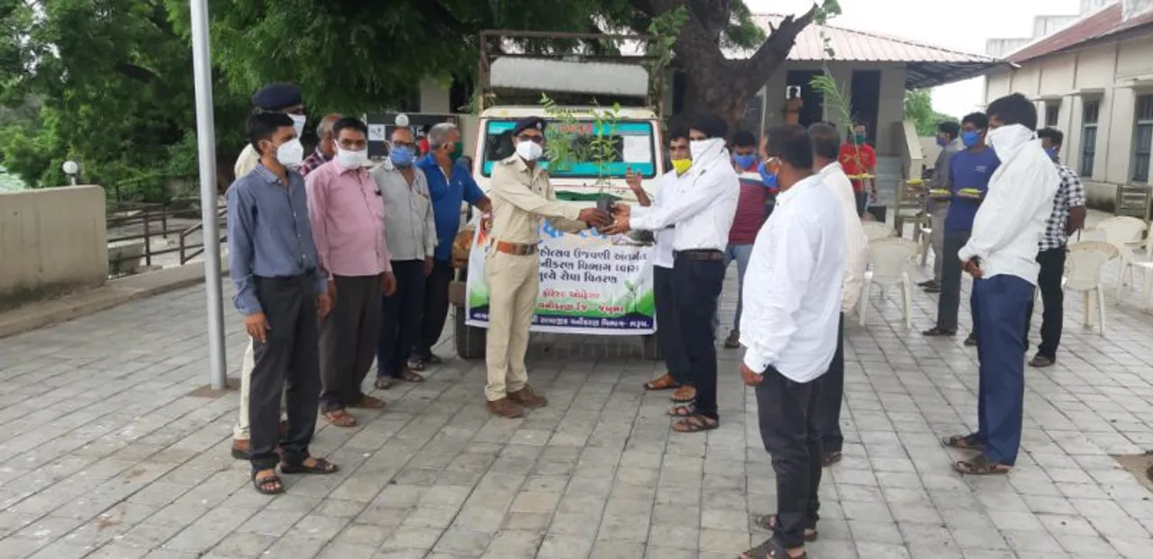 ભરૂચ : જંબુસરના અણખી ગામે ૭૧મા વન મહોત્સવ ઉજવણી અંતર્ગત વૃક્ષ રથનો પ્રારંભ