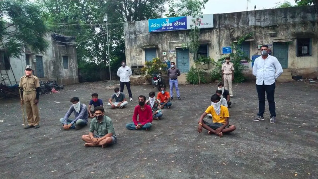 ભરૂચ : નેત્રંગના કંબોડીયા ગામેથી જુગાર રમતા ૧૦ ઈસમોની પોલીસે કરી ધરપકડ