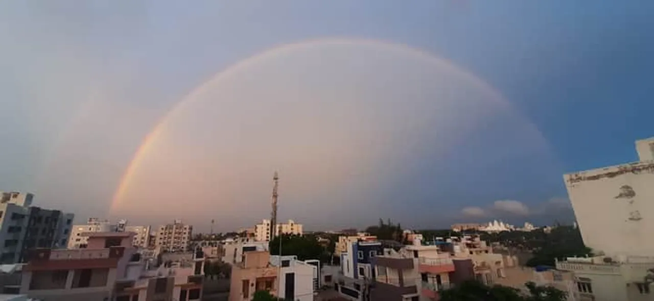 જામનગર : આકાશમાં મેઘધનુષી દ્રશ્યો સર્જાતા, લોકોએ કુદરતની કળાને મન મૂકીને માણી