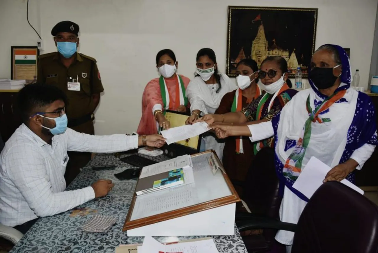 જામનગર : રાંધણ ગેસની સબસીડી અંગે મહિલા કોંગ્રેસ સમિતિ દ્વારા કલેક્ટર કચેરી ખાતે પાઠવાયું આવેદન પત્ર