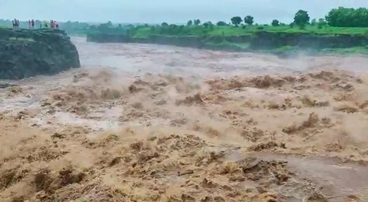 ભરૂચ : રવિવારની રજા માળવા અંકલેશ્વરના 12 યુવાનો ગયા હતા ઘાણીખૂંટ ધોધ, જાણો એક યુવાન સાથે શું બન્યું..!