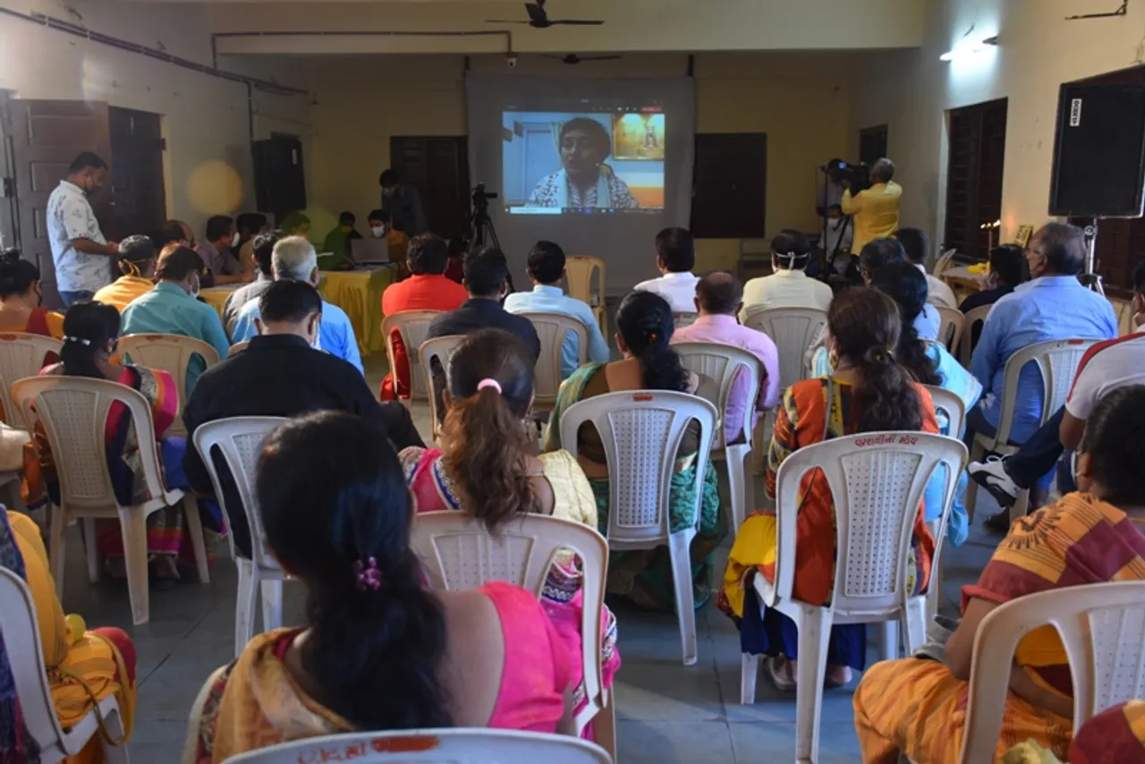 ભાવનગર : રાજ્યમંત્રી વિભાવરીબેન દવે દ્વારા ૧૦૧ વૃક્ષોનું વાવેતર કરી વિકાસ સપ્તાહના છઠ્ઠા દિવસની ઉજવણી કરાઈ