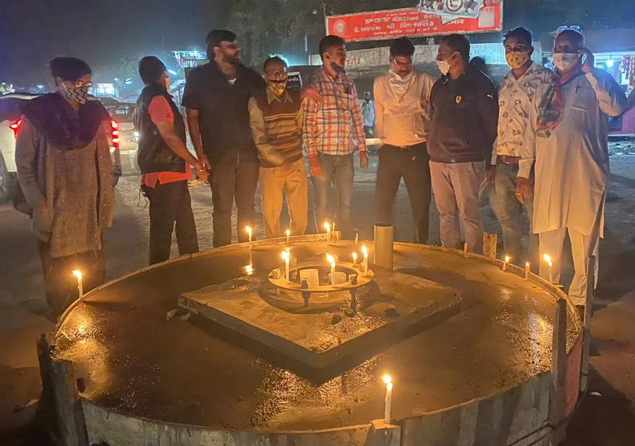 ભરૂચ : ખેડૂત આંદોલનમાં મૃત્યુ પામેલ 29 ખેડૂતોને ઝઘડીયા તાલુકા કોંગ્રેસ સમિતિ દ્વારા શ્રધ્ધાંજલિ અર્પણ કરાઇ