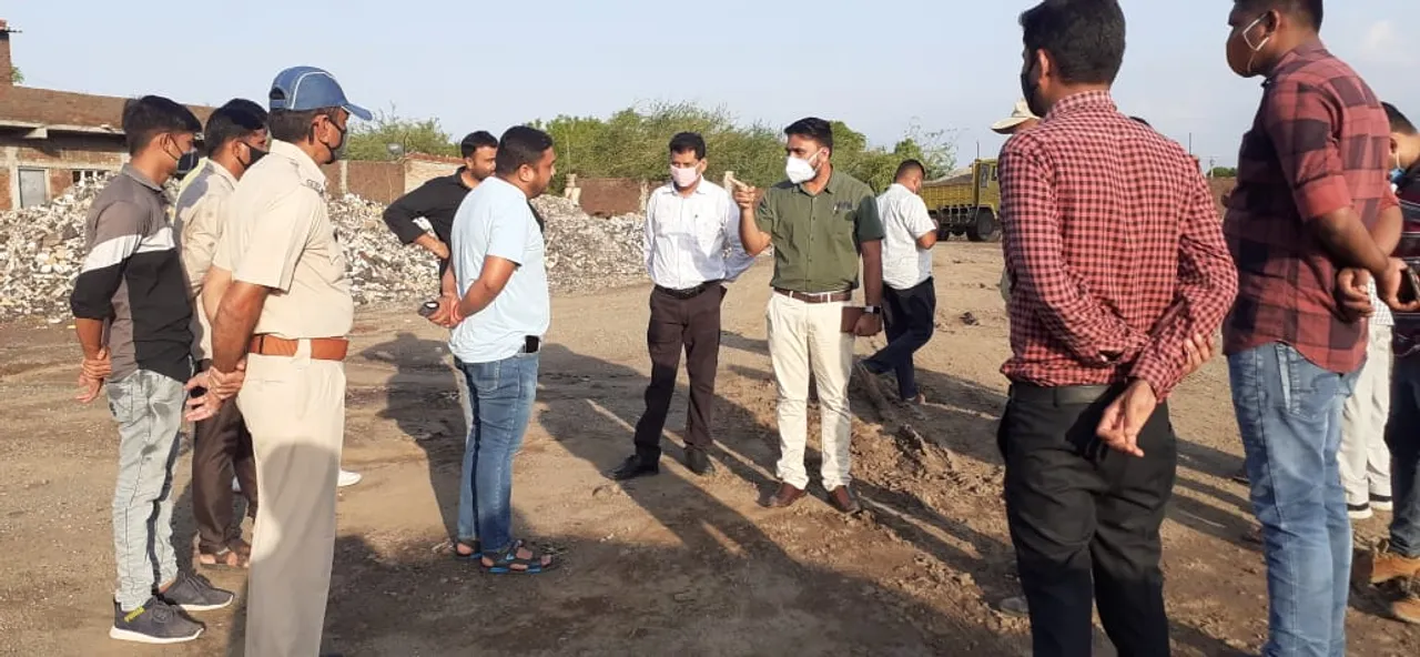 ભાવનગર : ખાણ-ખનીજ વિભાગની કડક કાર્યવાહી, રોયલ્ટી વિનાના 4 ડમ્પરમાં 100 ટન રેતી સહિત 40 લાખનો મુદ્દામાલ જપ્ત કરાયો