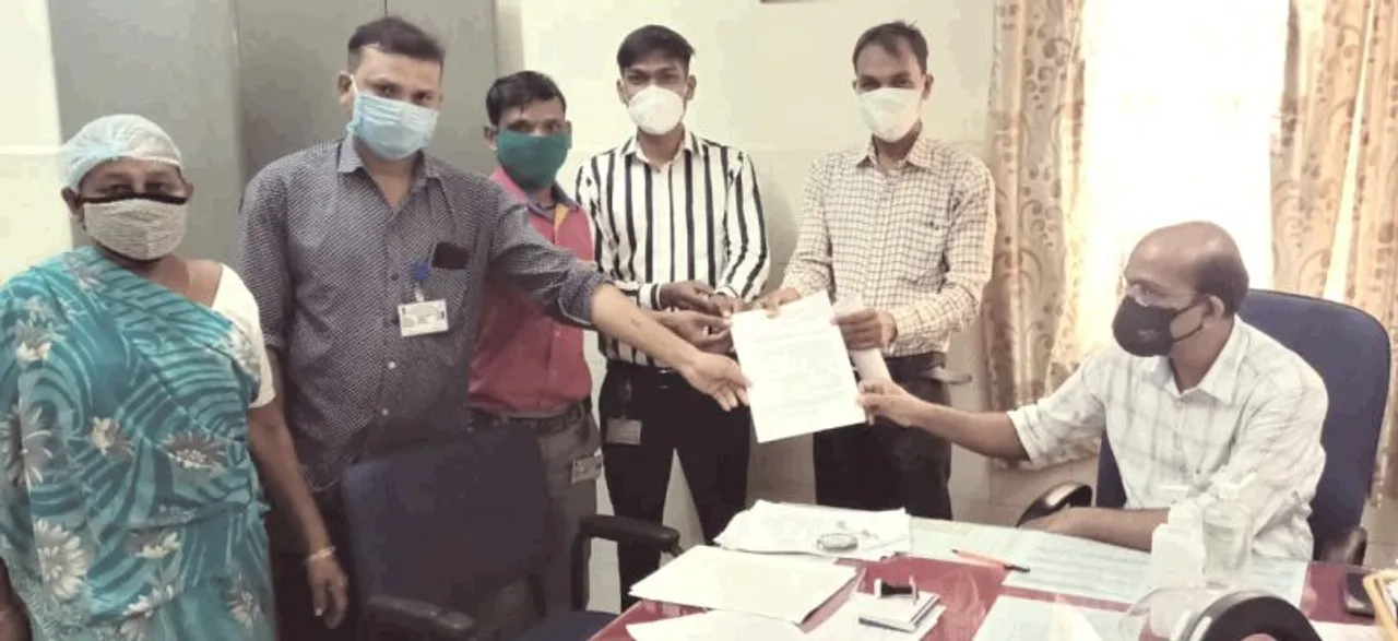 ભરૂચ : આરોગ્ય કર્મચારીઓએ પડતર માંગણીઓ સંદર્ભમાં પરત કરી રહયાં છે કોરોના વોરિયર્સનું બિરૂદ