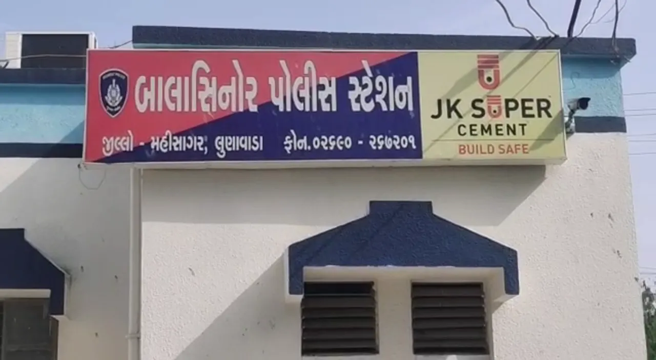 મહીસાગર : બાલાસિનોર પોલીસે રૂ. 17 લાખના વિદેશી દારૂ સાથે ટ્રક ઝડપી પાડી, ટ્રકચાલક ફરાર