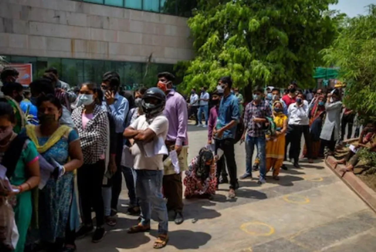 ‘કોરોનાથી બચાવવા માટે 2 પરીઓ આવી છે'; અફવા ફેલાતાંની સાથે જ સેંકડો લોકો દોડી આવ્યા