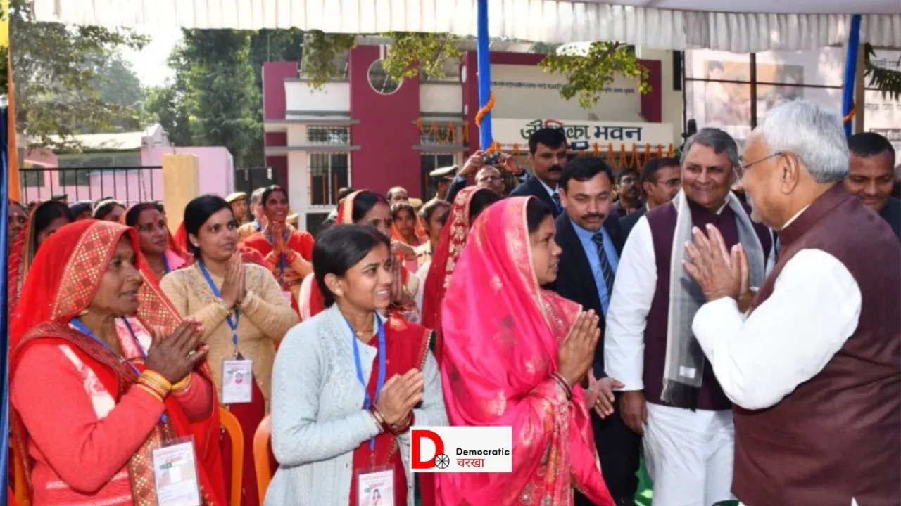 प्रगति यात्रा में सीएम 1