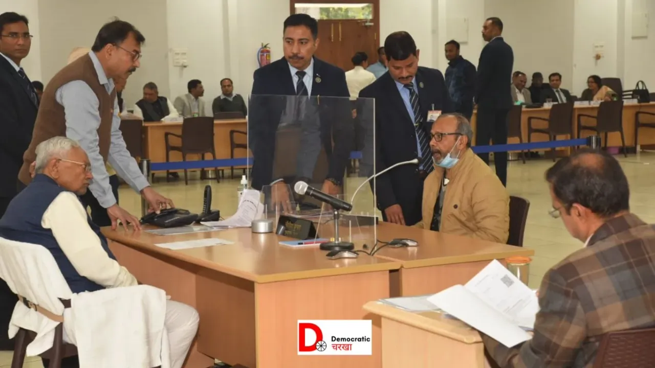 जनता दरबार में सीएम नीतीश