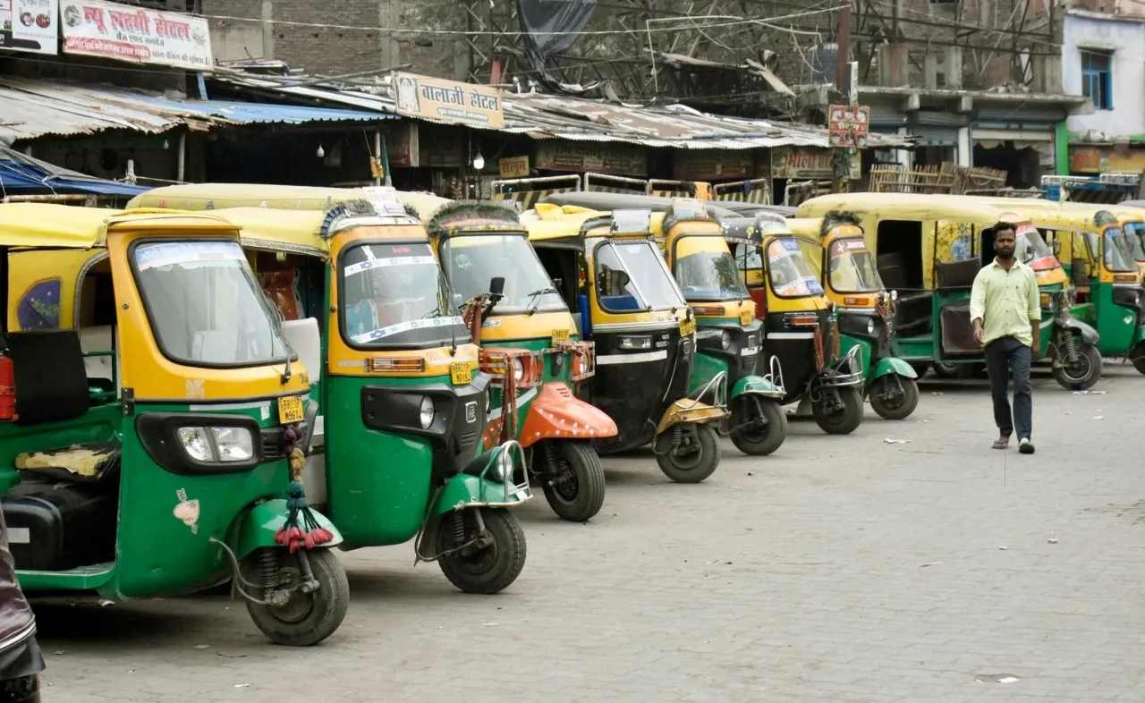 ऑटो हड़ताल: क्या बिना वैकल्पिक व्यवस्था के ऑटो वालों को हटाया जाएगा?