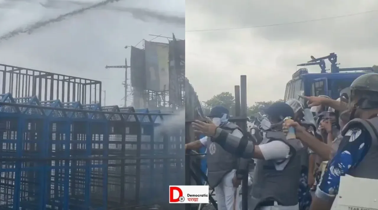 हावड़ा ब्रिज के पास प्रदर्शन