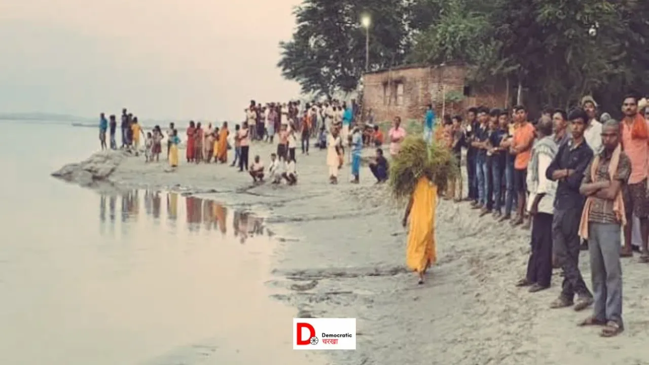 घटना के बाद जुटी लोगों की भीड़