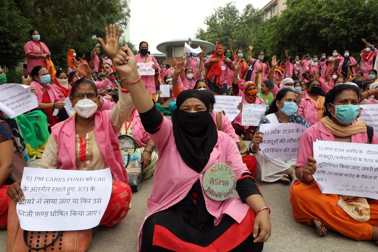 लगातार आंदोलन कर रही आशा कार्यकर्ता की आवाज़ कब सुनेगी सरकार?