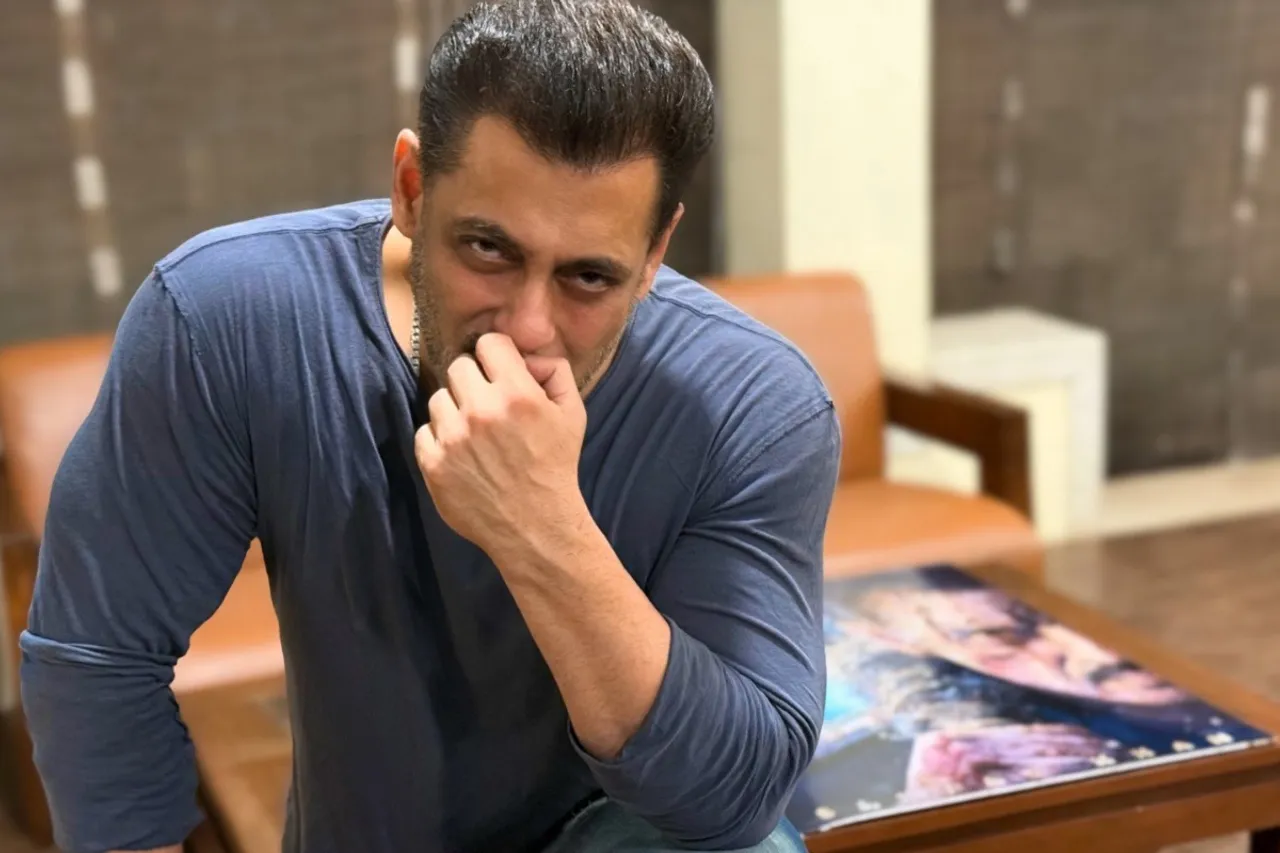Salman Khan Fans Spot New Poster In Cryptic Photo Post