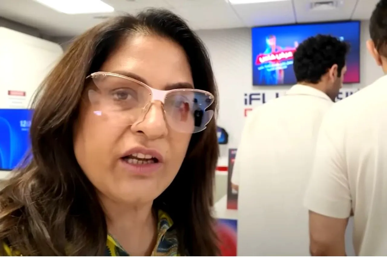 Archana Puran Singh Viral Video Online Ticketing Scam jpg