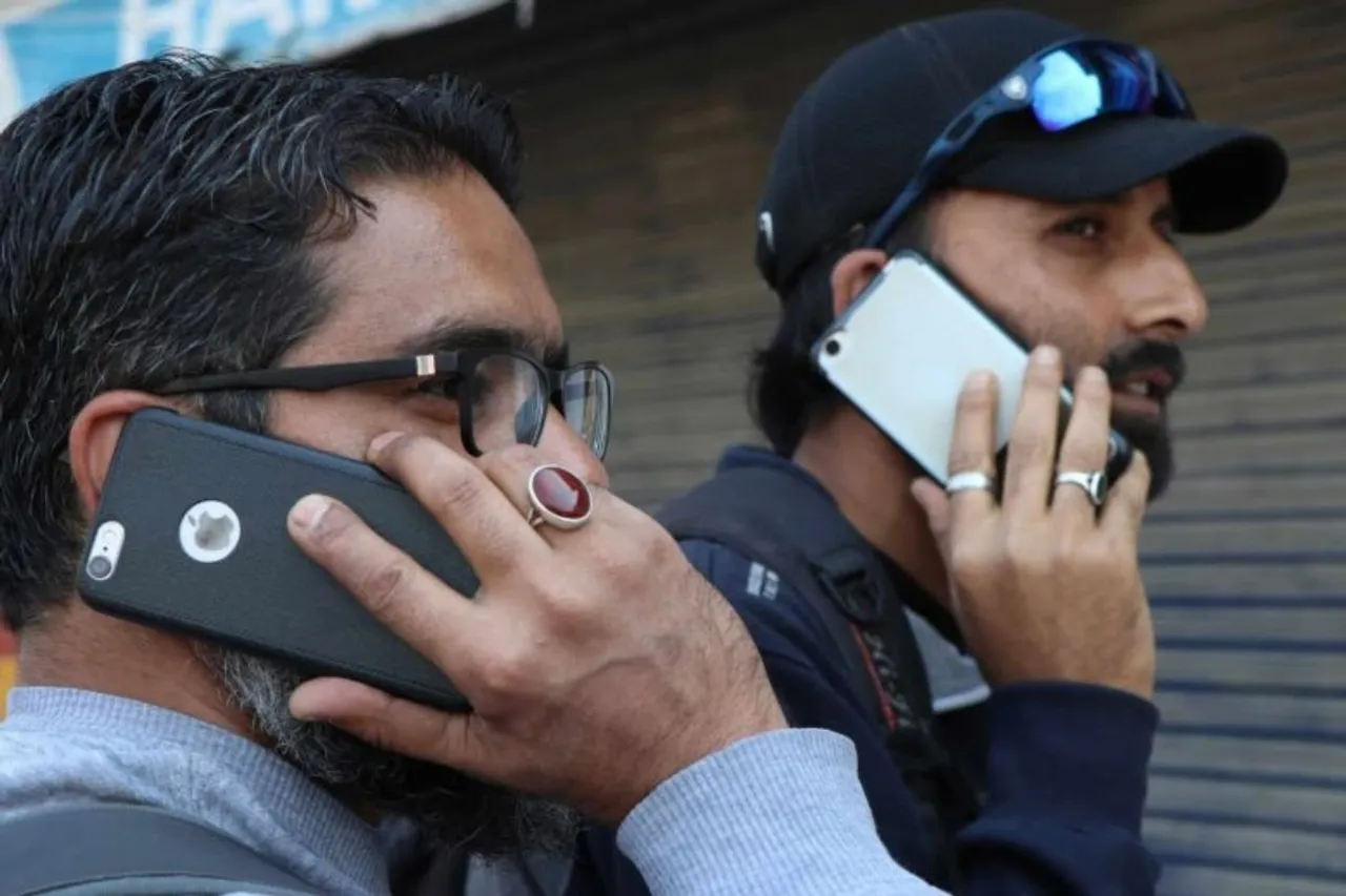 4G Mobile internet services restored in J&K's Ganderbal, Udhampur districts on 'trial basis'