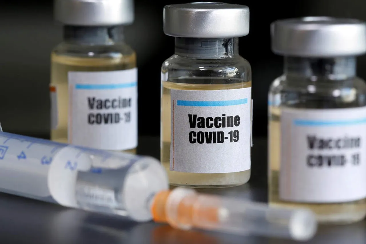 Serum Institute of India to manufacture up to 100 million doses of Covid-19 vaccine priced at Rs 225