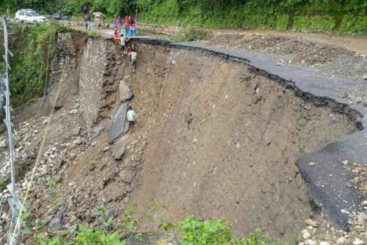 Heavy rainfall lashes Uttarakhand; swollen rivers trigger flash floods