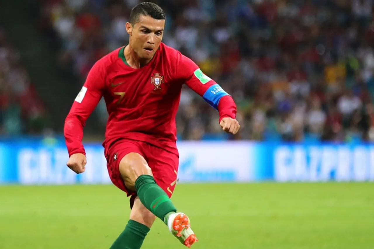 Ronaldo tests positive for COVID-19