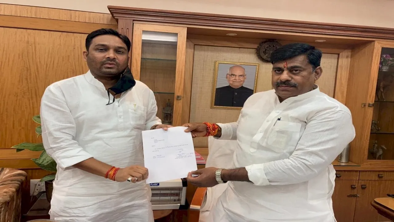 Congress leader Rahul Singh Lodhi resigns from his party and joins BJP