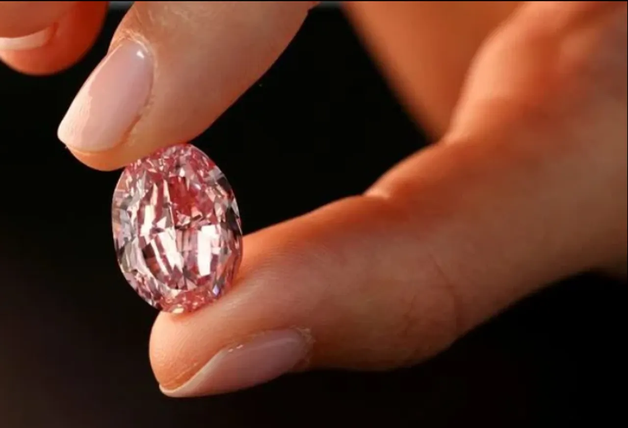 Rare pink diamond sold for at Sotheby’s Geneva auction