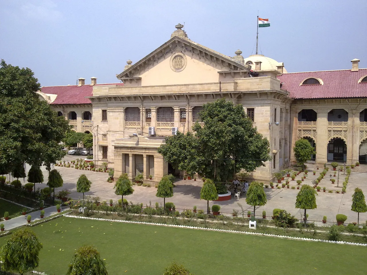 Good news for couples living together before marriage, Allahabad court allows it